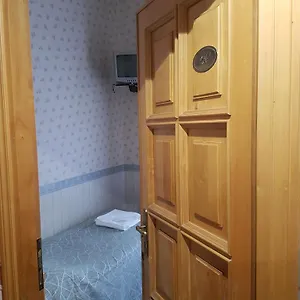 2* Отель Orbis